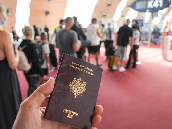 voyager sans carte d'identité et sans passeport